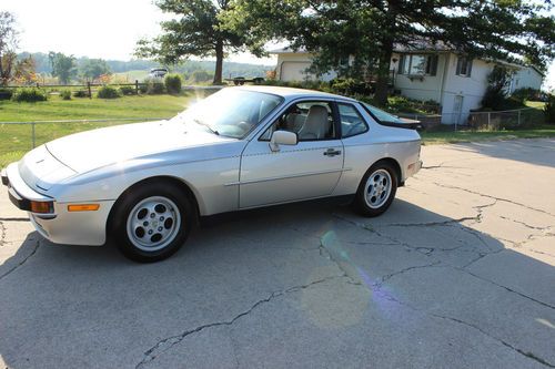 1989 porsche 944 base coupe 2-door 2.7l