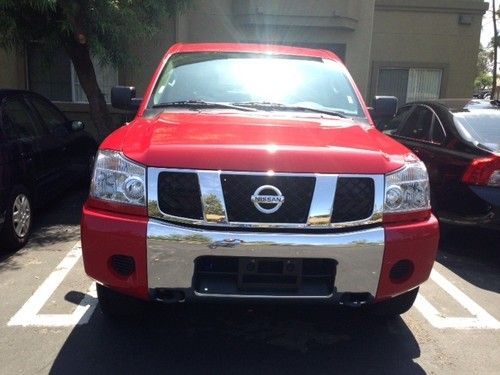 2012 nissan titan 16k miles 4 door 4x4 truck sv crown one owner vehicle clean!!!