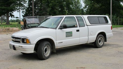 1997 chevy s-10 pick-up truck