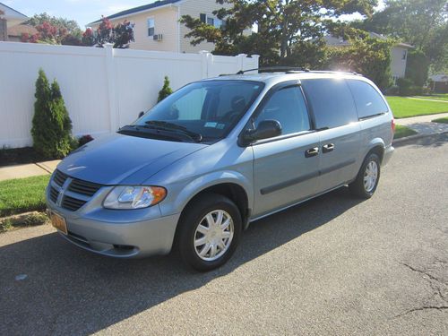 2006 dodge grand caravan se-like new