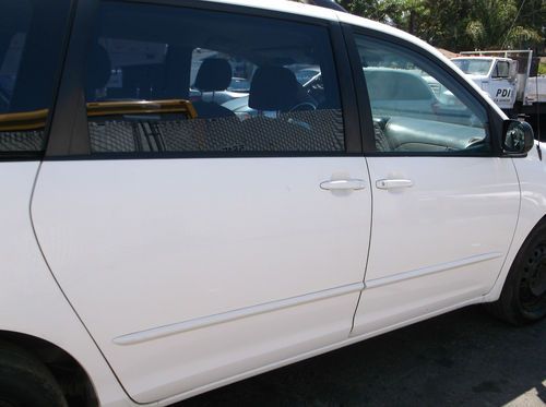 2004 Toyota SIenna, NO RESERVE, image 12