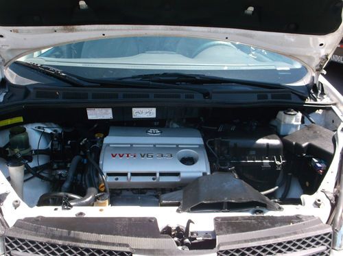 2004 Toyota SIenna, NO RESERVE, image 17