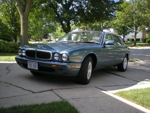 2001 jaguar xj8 base sedan 4-door 4.0l