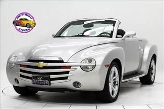 2006 chevrolet ssr 6.0l v8 chrome wheels carpeted bed w/wood slats gauges