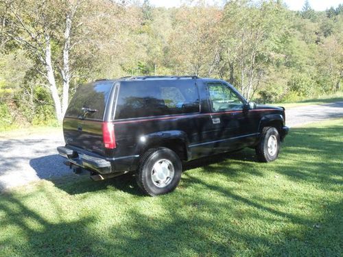 1995 GMC Yukon GT Two Door rare factory 5 speed standard transmission, image 2
