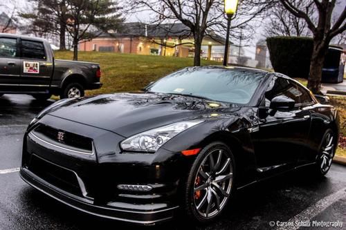 2013 nissan gtr - black/black - like new - 3800 miles - full clear bra!!!