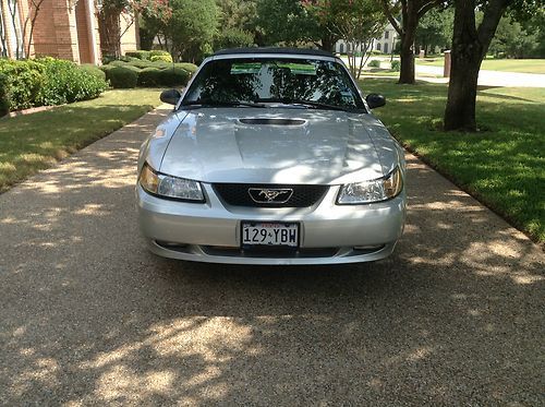 2000 ford mustang gt convertible 2-door 4.6l