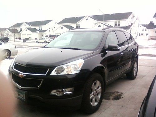 2010 chevrolet traverse lt sport utility 4-door 3.6l quad buckets