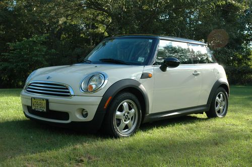 2009 mini cooper base hatchback 2-door 1.6l