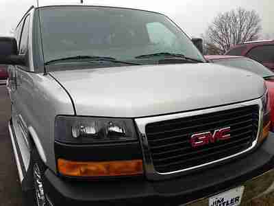2010 GMC Savana Passenger Van with Bruno Scooter Wheelchair lift 21,591 Mi, image 2