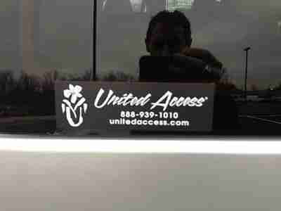 2010 GMC Savana Passenger Van with Bruno Scooter Wheelchair lift 21,591 Mi, image 4