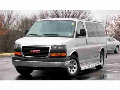 2010 GMC Savana Passenger Van with Bruno Scooter Wheelchair lift 21,591 Mi, image 5
