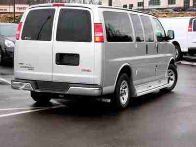 2010 GMC Savana Passenger Van with Bruno Scooter Wheelchair lift 21,591 Mi, image 6