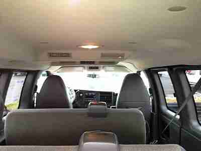 2010 GMC Savana Passenger Van with Bruno Scooter Wheelchair lift 21,591 Mi, image 13