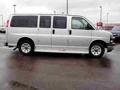 2010 GMC Savana Passenger Van with Bruno Scooter Wheelchair lift 21,591 Mi, image 21