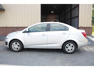 2012 chevy sonic  ls 12,200 miles automatic 4-door excellent shape no reserve