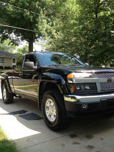 Black 2005 chevy colorado extended cab 4x4. prior salvage due to minor accident, US $5,600.00, image 2