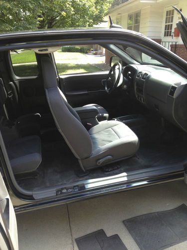Black 2005 chevy colorado extended cab 4x4. prior salvage due to minor accident, US $5,600.00, image 3