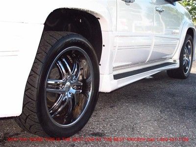 2WD 4dr 1500 SUV NAV CD 3rd Row Seat 4-Wheel Disc Brakes A/C ABS Air Suspension, image 12