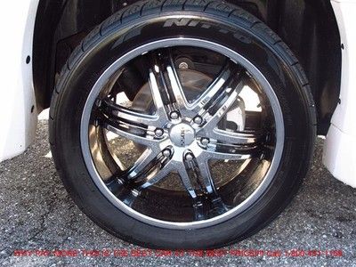 2WD 4dr 1500 SUV NAV CD 3rd Row Seat 4-Wheel Disc Brakes A/C ABS Air Suspension, image 13