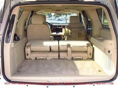 2WD 4dr 1500 SUV NAV CD 3rd Row Seat 4-Wheel Disc Brakes A/C ABS Air Suspension, image 16