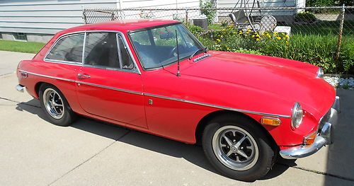 1970 red mg mgb  gt