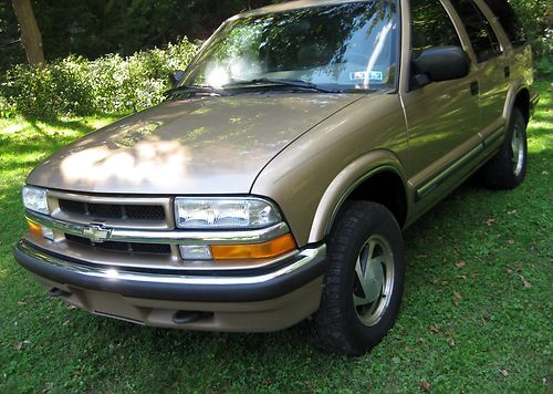 Chevrolet s10 blazer one owner lo miles nice