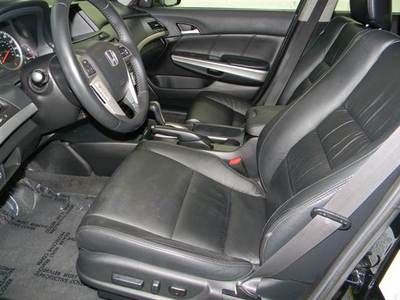 3.5 3.5L CD 4 wheel disc brakes ABS brakes AM/FM radio Air conditioning Compass, image 6