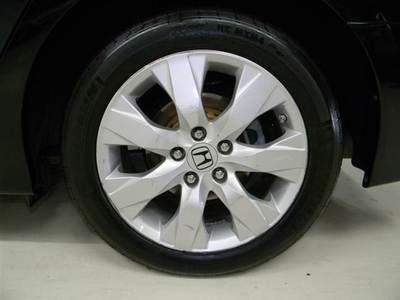 3.5 3.5L CD 4 wheel disc brakes ABS brakes AM/FM radio Air conditioning Compass, image 21