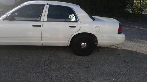 2009 ford crown victoria police interceptor sedan 4-door 4.6l flex fuel