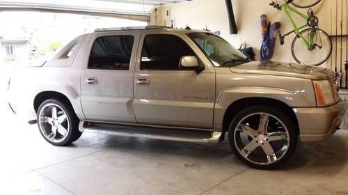 Cadillac escalade ext + extras