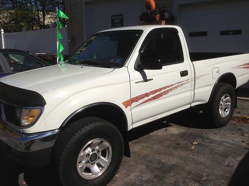 1996 toyota tacoma dlx standard cab pickup 2-door 2.7l all original  8500.