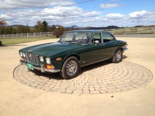 1972 jaguar xj6 brittish racing green 4 door 1972 jaguar xj6 leather interior