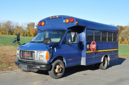 2000 gmc savana 3500 base standard passenger van 3-door 5.7l