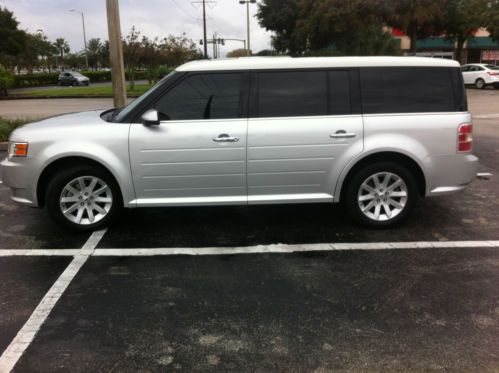 2011 ford flex sel sport utility 4-door 3.5l loaded -vista roof- only 22k miles!
