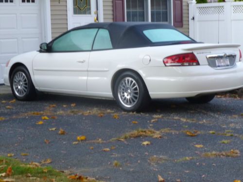 2005 chrysler sebring touring convertible 2-door 2.7l