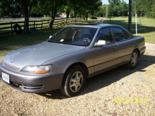 Lexus es 300  1995; 2nd owner - 170k mi., engine with 100k mi. - non smoker