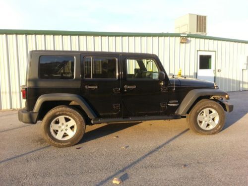 2010 jeep wrangler 4 door 4wd 4x4 hard top super nice low miles aux