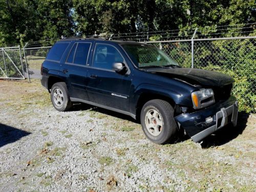 2004 chevrolet trailblazer - wrecked