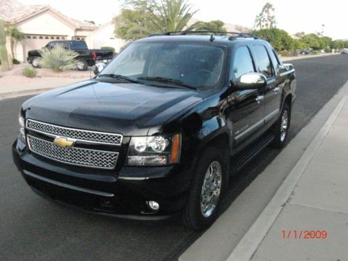 2013 chevrolet avalanche ltz black diamond 4x4 black/black fully loaded 30k mi&#039;s