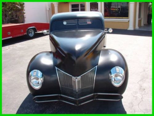 1940 ford custom pickup truck
