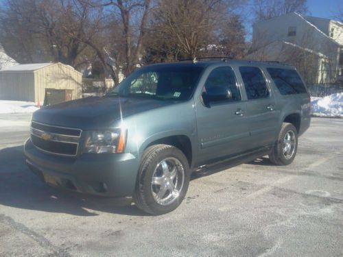 2009 chevrolet suburban 4wd back up camera leather seats navigation dvd system