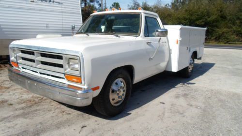 1990 dodge 1 ton dually pick-up w/reading bed