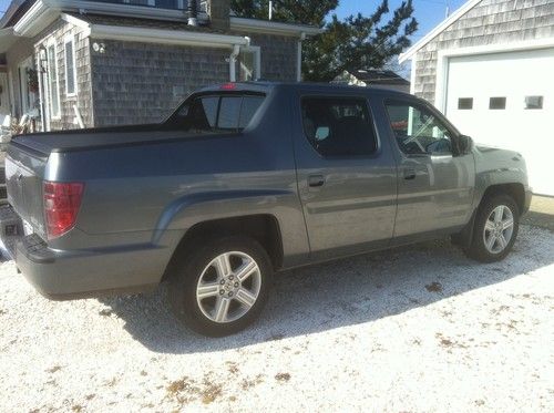 2009 honda ridgeline rtl with nav,  black leather gray metallic private sale