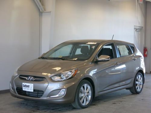 2013 hyundai accent hb low miles!!