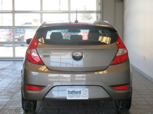 2013 Hyundai Accent HB LOW MILES!!, image 3