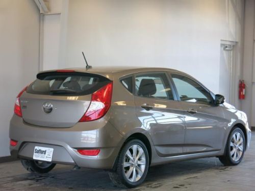 2013 Hyundai Accent HB LOW MILES!!, image 4