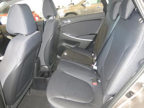 2013 Hyundai Accent HB LOW MILES!!, image 12