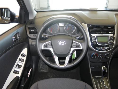 2013 Hyundai Accent HB LOW MILES!!, image 13