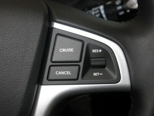 2013 Hyundai Accent HB LOW MILES!!, image 20